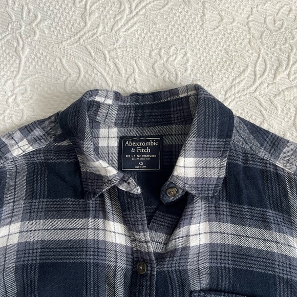 Womens Abercrombie and Fitch Navy Plaid Shirt - Picture 2 of 5